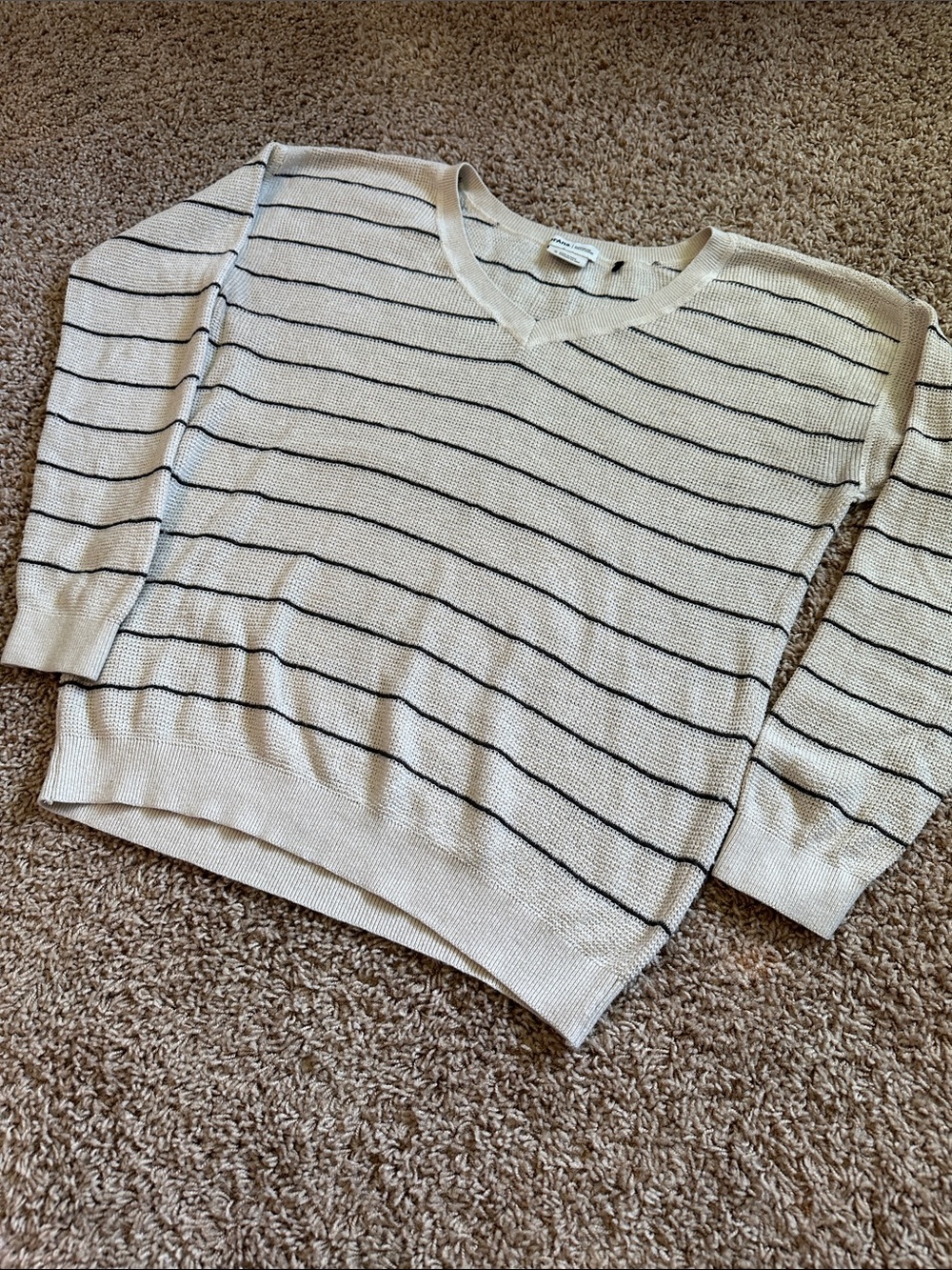 Prana Cream V‑Neck Oatmeal Sweater with thin Black Stripes organic Cotton S